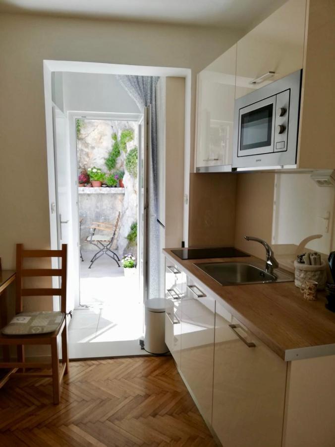 Apartments Iva Und Franka オミシュ エクステリア 写真