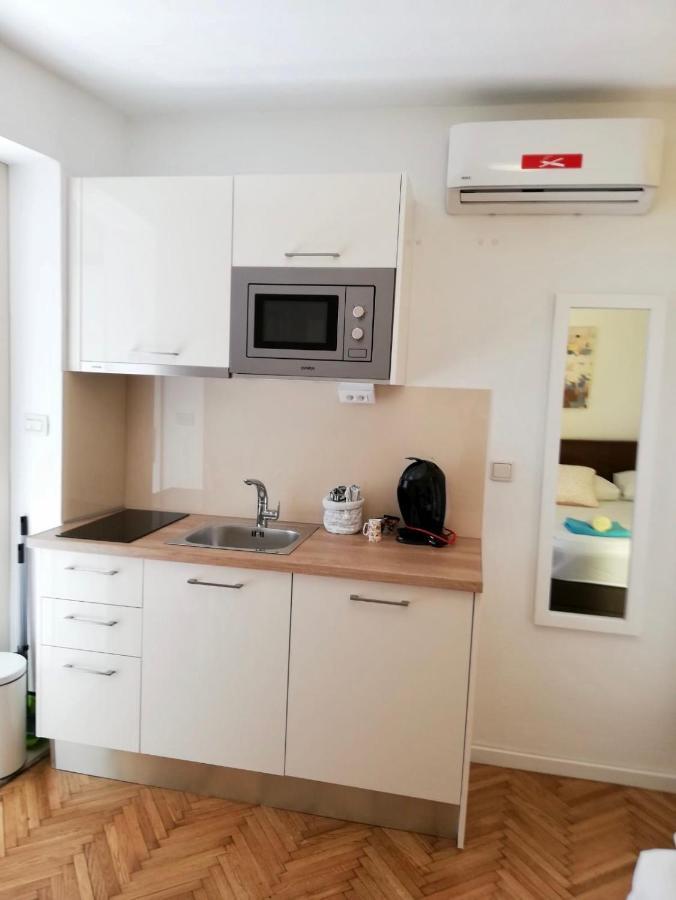 Apartments Iva Und Franka オミシュ エクステリア 写真